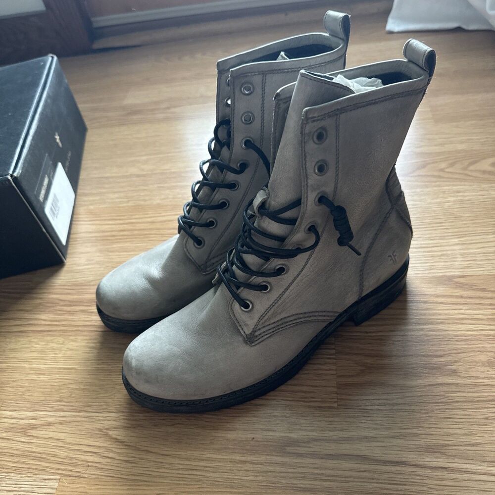 FRYE Veronica Distressed Gray Leather Lace-up Ankle Combat Boots Womens 8.5B